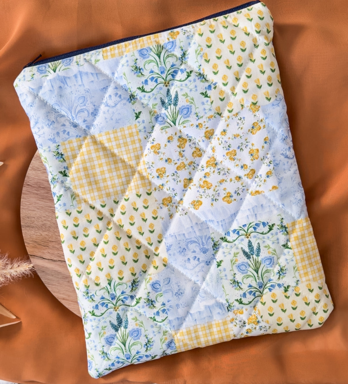 Bluebell Cottage – Quilted Book Sleeve