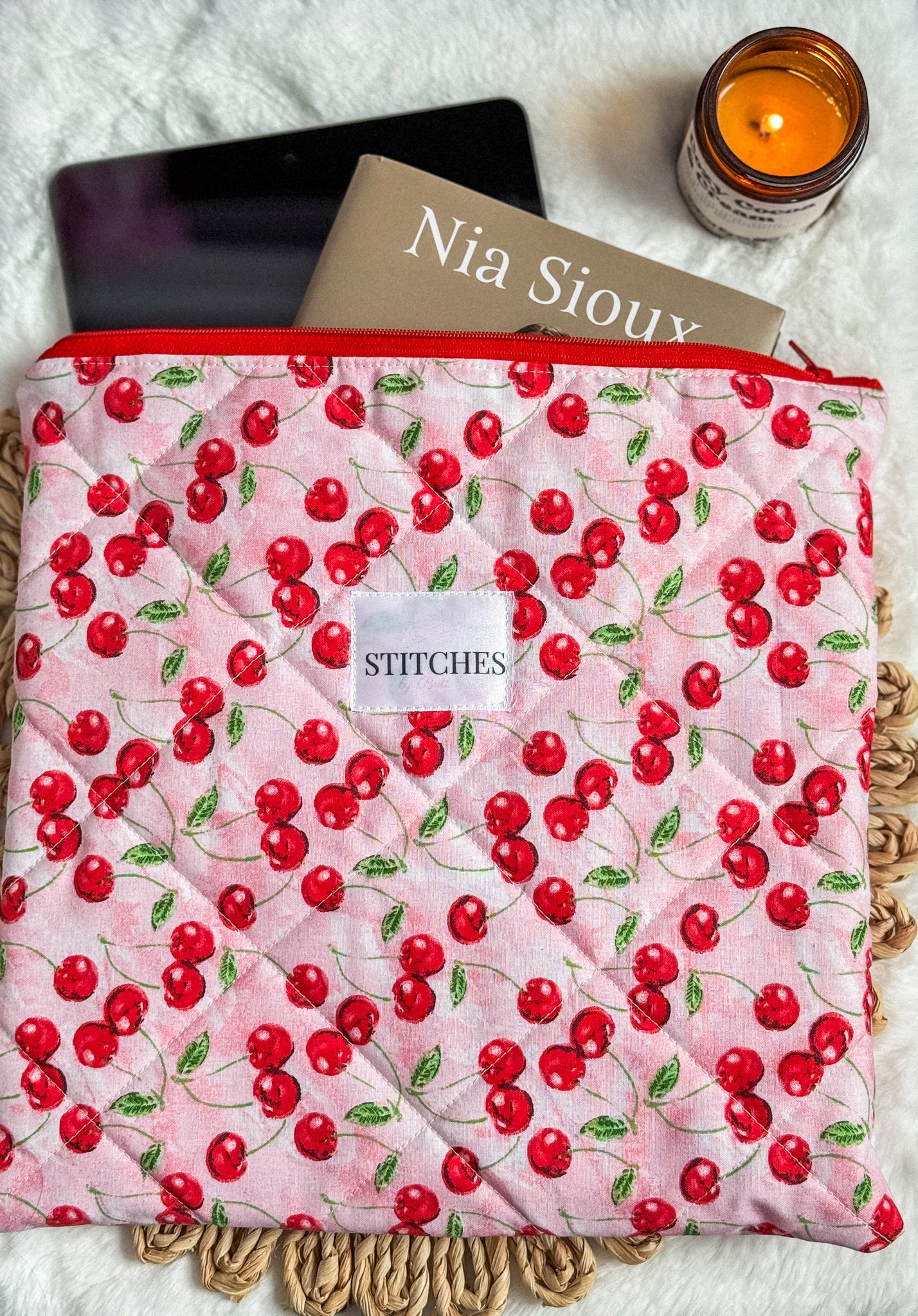 Cherry Bliss Book / iPad Sleeve ๐