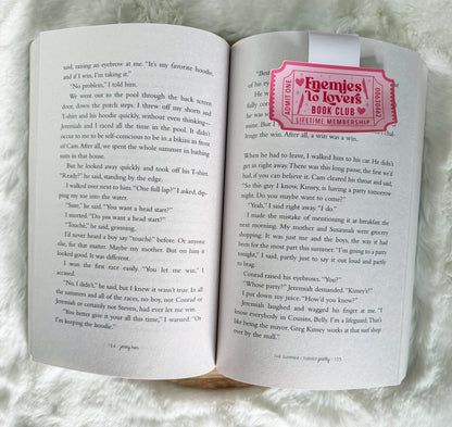 Enemies to Lovers Club – Magnetic Bookmark